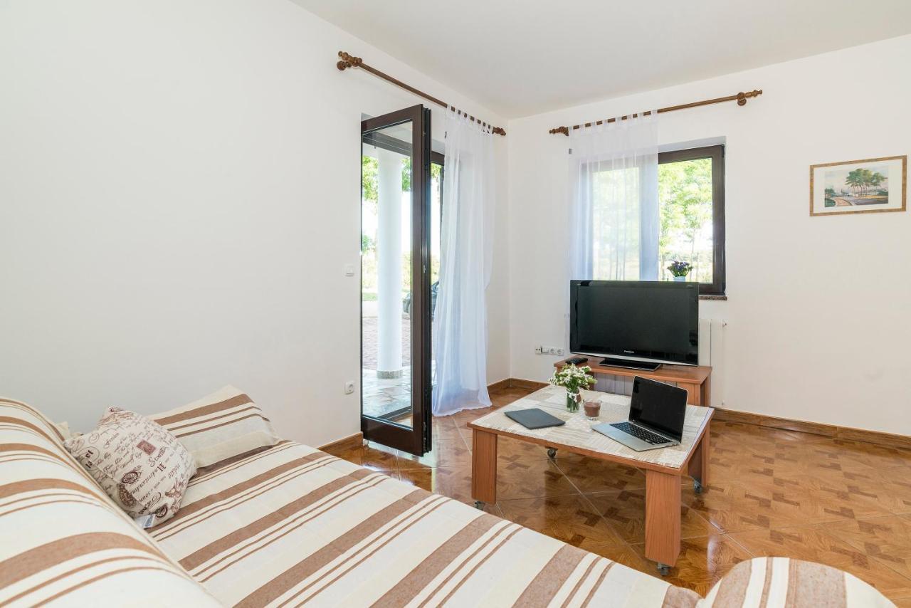 Apartments Vienna Zambratija  Kamer foto