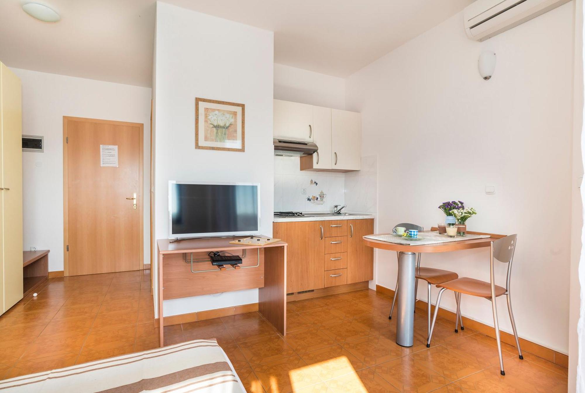 Apartments Vienna Zambratija  Kamer foto